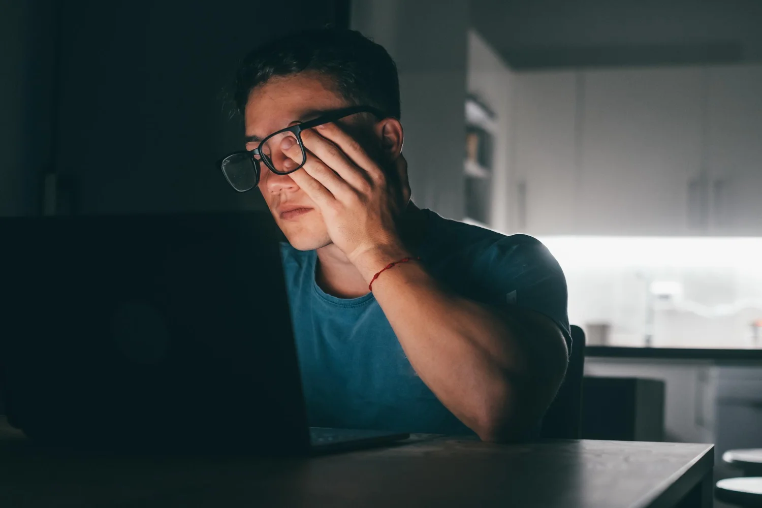 Digital Eye Strain Is the New Epidemic: How to Protect Your Vision in a Screen-First World
